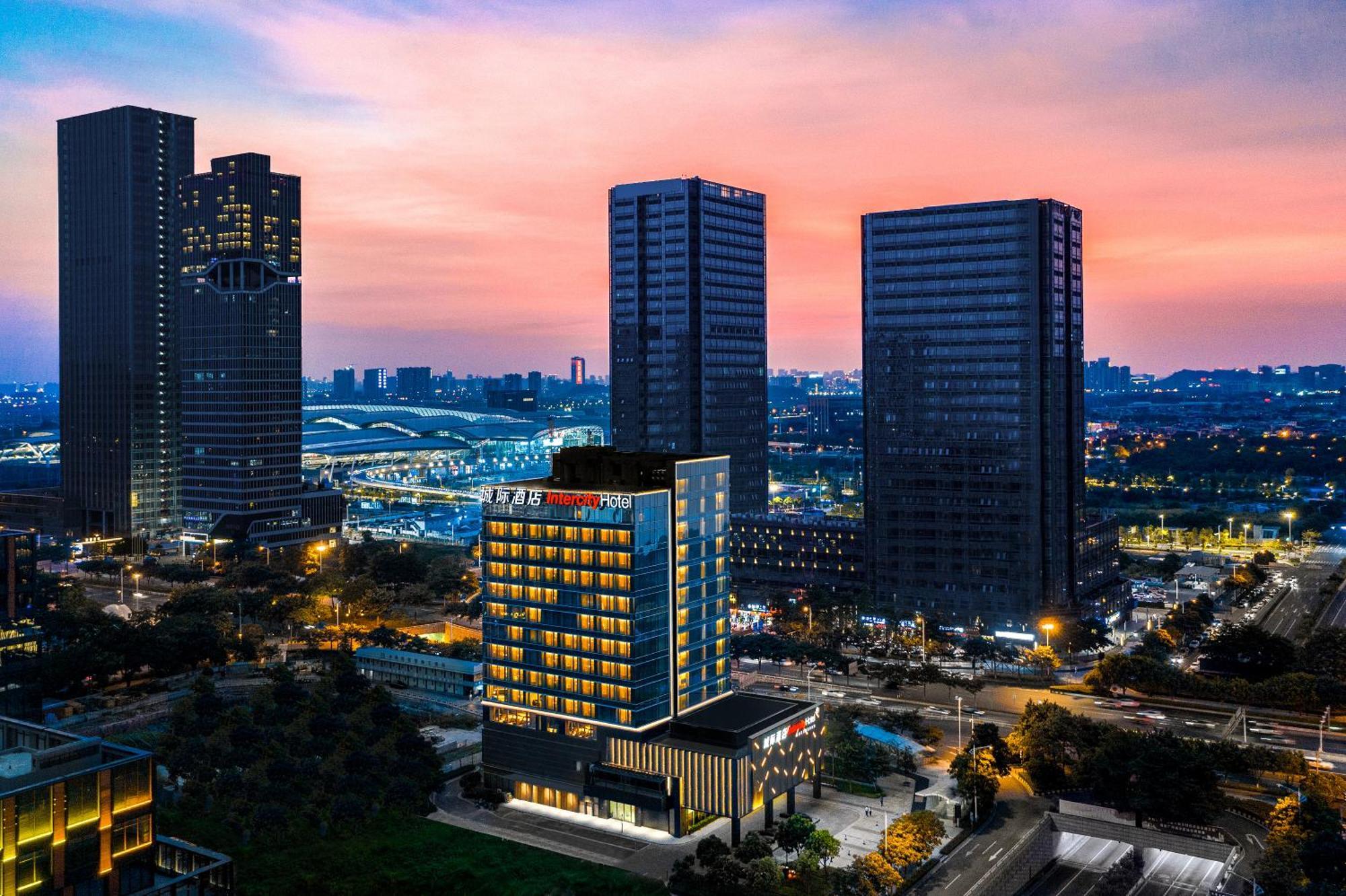 Intercity Hotel Guangzhou South Railway Station - Free Minibar Including Erdinger Weissbier 外观 照片